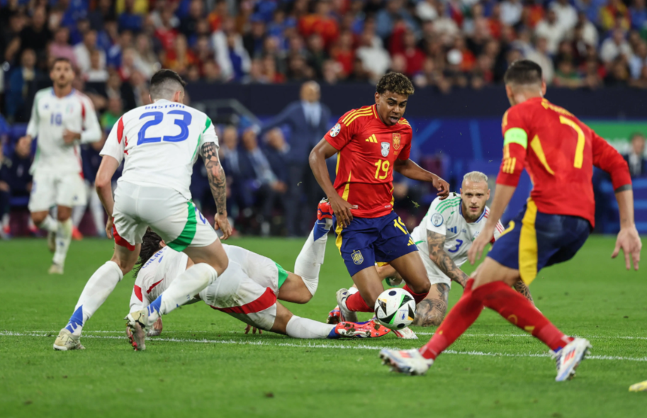 爱游戏下载-英格兰队完胜葡萄牙队，波尔惊艳四座