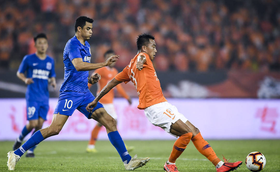 爱游戏APP-马来西亚队完胜中国队，黄鸭组合状态火热