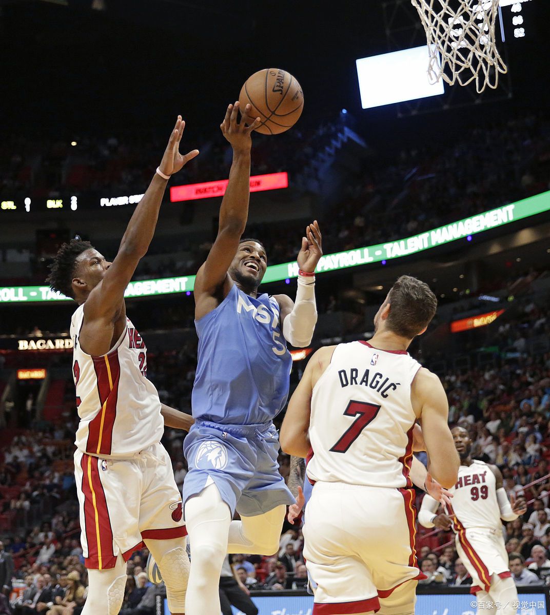 爱游戏在线-鹈鹕逆转勇士，布伦森点燃赛场