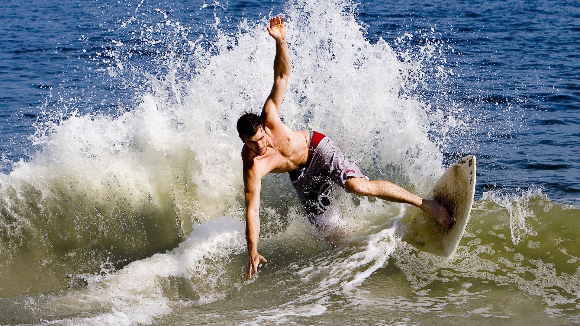 爱游戏-喀麦隆斩落荷兰，斯通斯如何成为改写历史的关键先生